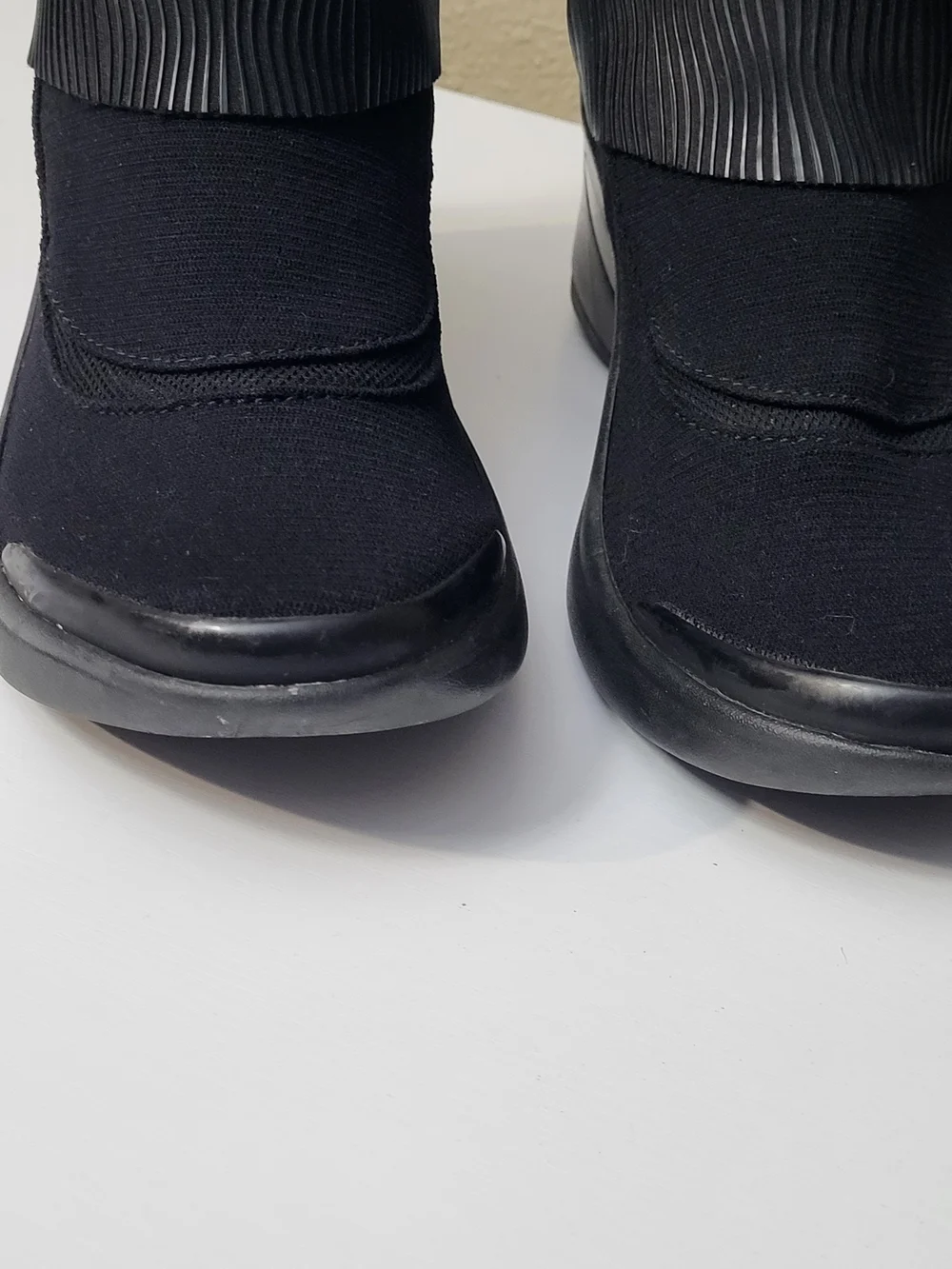 Bzees Black Over-the-Knee Stretch Boots with Elastic Shaft Size 6